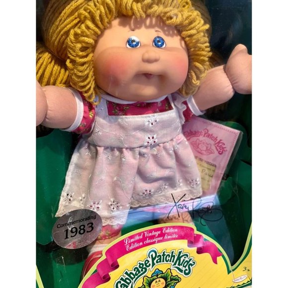 •SOLD•| Cabbage Patch Kids | MIB 2011 30th Anniversary CPK Yarn Haired Girl - Picture 5 of 7